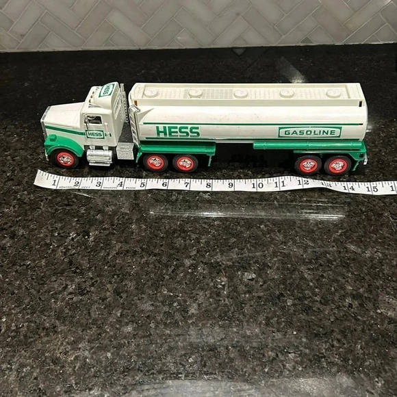 Hess 1990 Toy Tanker Truck Collectible green white - Picture 5 of 7